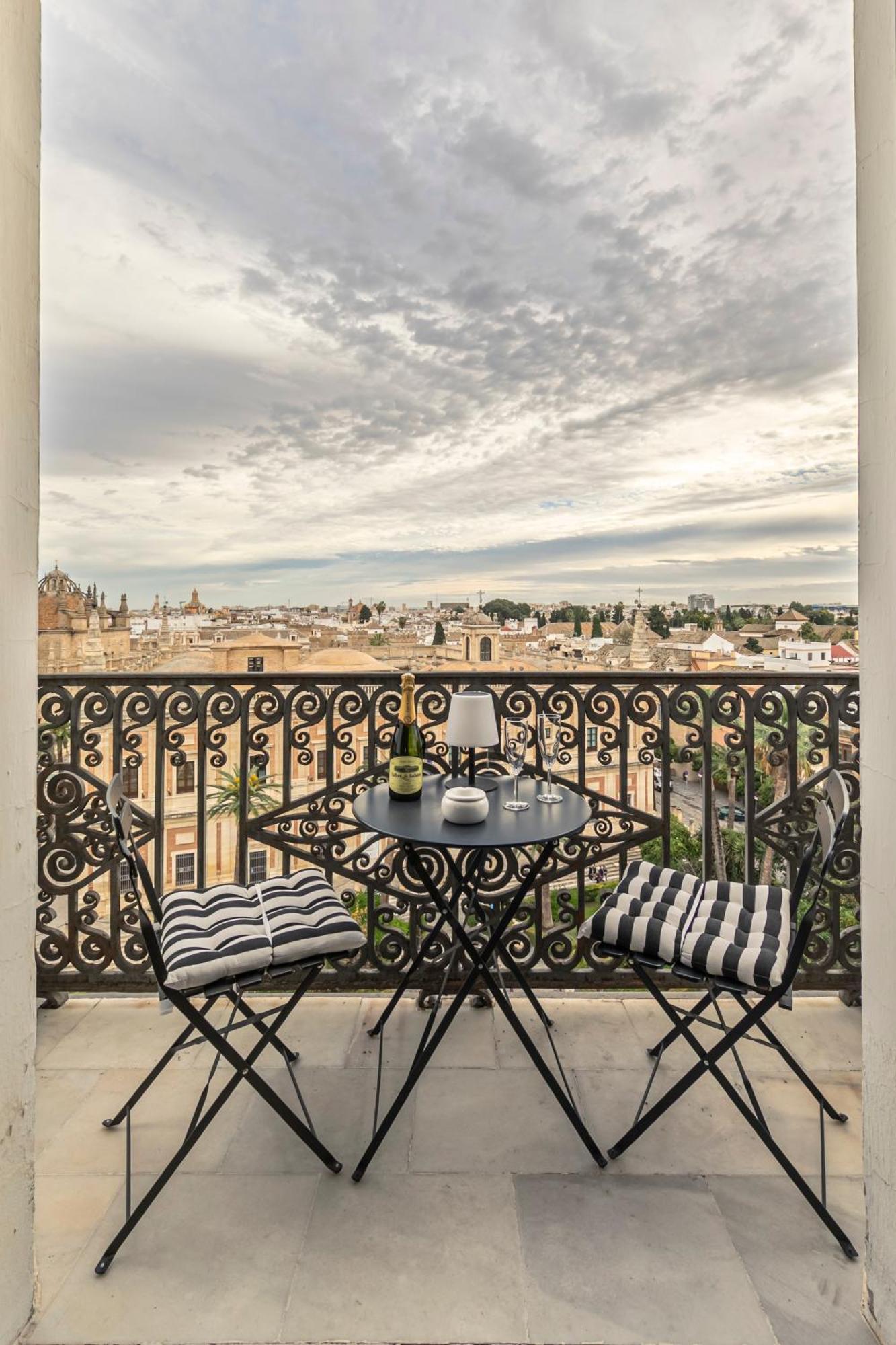 Isg Apartments The Most Exclusive Apartment In Sevillaparking 외부 사진